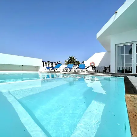 Estupenda Villa Con Piscina Privada, Wifi En Puerto Calero Villa *