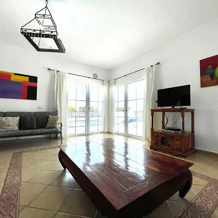 Estupenda Villa Con Piscina Privada, Wifi En Puerto Calero