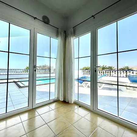 Estupenda Villa Con Piscina Privada, Wifi En Puerto Calero Villa