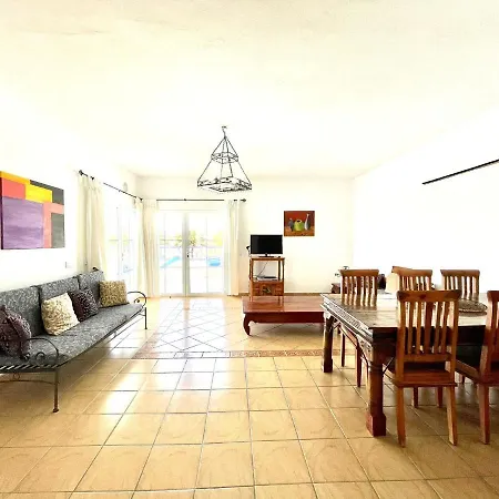 Estupenda Villa Con Piscina Privada, Wifi En Puerto Calero