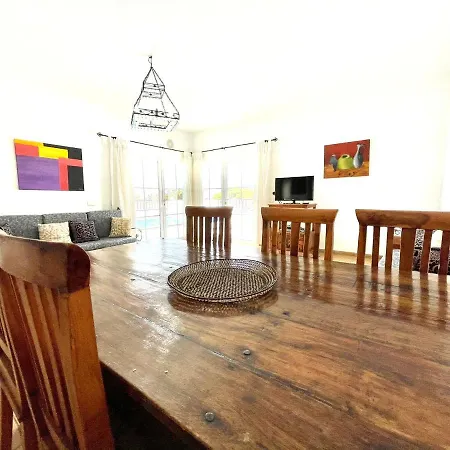 Villa Estupenda Villa Con Piscina Privada, Wifi En Puerto Calero Puerto Calero