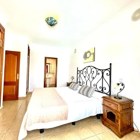 Estupenda Villa Con Piscina Privada, Wifi En Puerto Calero *